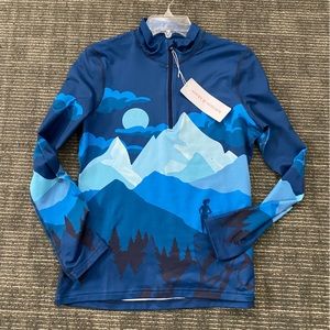 NWT 1/4 Zip Bridger base layer by Krimson Klover with great graphic.